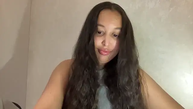 Snapshot of Dana_005 chatting on May 7, 10:24 pm Dana 005 online show from May 7, 10:24 pm