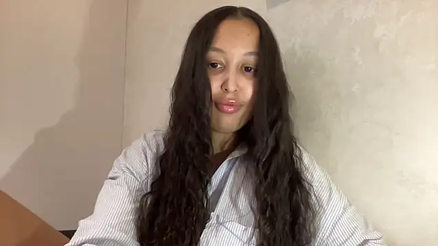 Snapshot of Dana_005 chatting on May 23, 8:41 pm Dana 005 online show from May 23, 8:41 pm