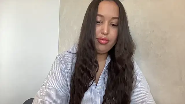 Snapshot of Dana_005 chatting on June 7, 3:39 pm Dana 005 online show from June 7, 3:39 pm