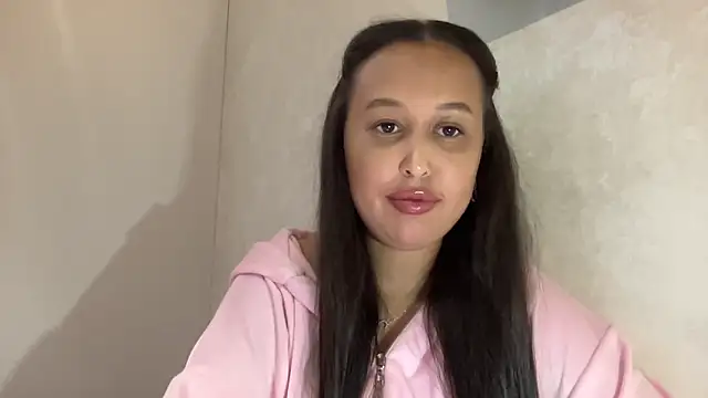Snapshot of Dana_005 chatting on May 21, 8:17 pm Dana 005 online show from May 21, 8:17 pm
