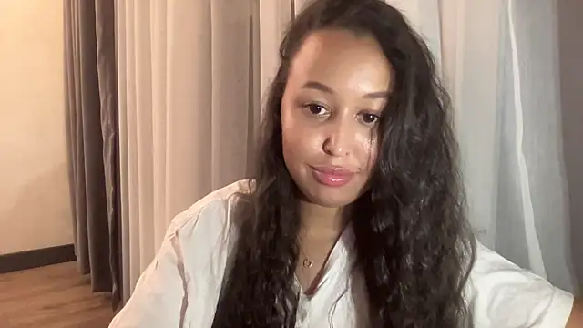 Snapshot of Dana_005 chatting on June 15, 8:08 pm Dana 005 online show from June 15, 8:08 pm