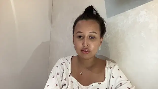 Snapshot of Dana_005 chatting on May 27, 9:00 pm Dana 005 online show from May 27, 9:00 pm