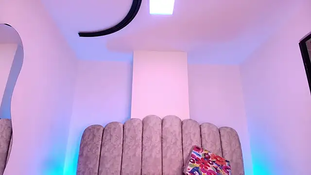 Naom lee online show from April 15, 11:59 am