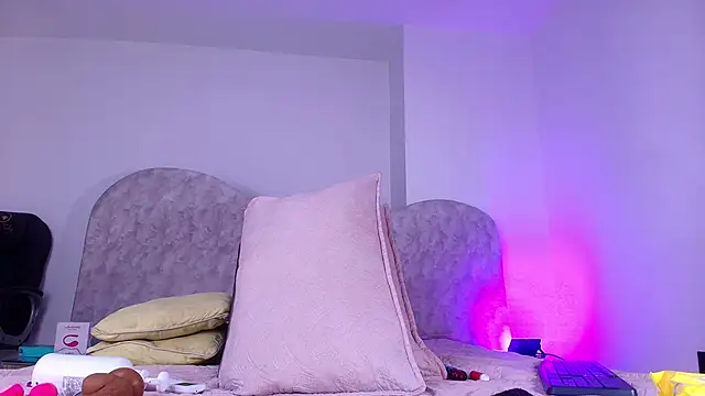 Naom lee online show from March 12, 11:58 am