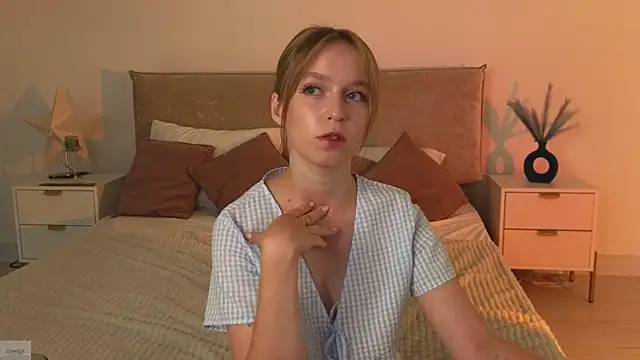Snapshot of _Selestia_ chatting on July 10, 12:27 pm Selestia online show from July 10, 12:27 pm