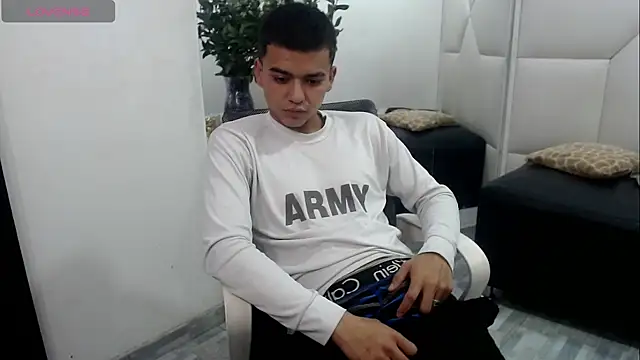 Snapshot of SanttiiBuck chatting on February 25, 12:16 pm SanttiiBuck online show from February 25, 12:16 pm