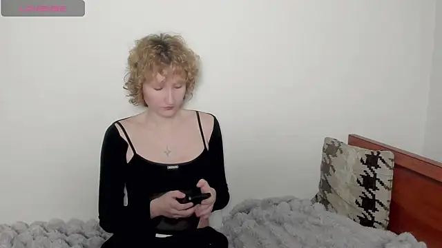 Snapshot of AnnStasia chatting on February 24, 3:57 pm AnnStasia online show from February 24, 3:57 pm