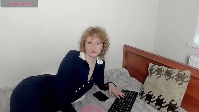 Snapshot of AnnStasia chatting on February 23, 3:45 pm AnnStasia online show from February 23, 3:45 pm