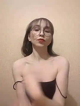 Snapshot of Ella17582 chatting on February 27, 9:25 pm Ella17582 online show from February 27, 9:25 pm