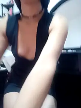 sandy 11  online show from March 11, 4:12 pm