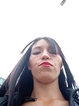 sandy 11  online show from March 30, 8:54 pm