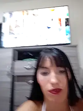 sandy 11  online show from April 18, 4:04 am