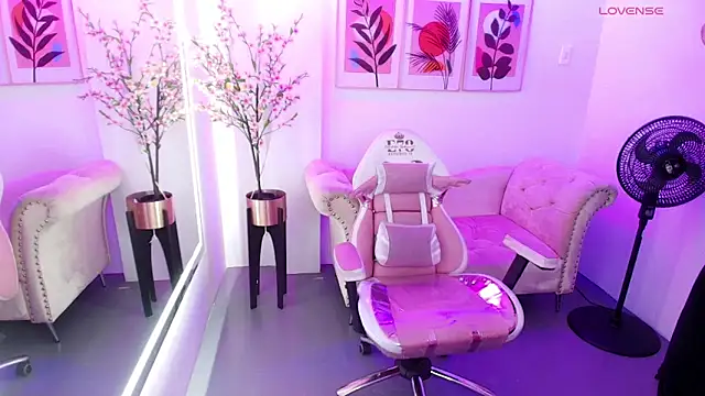 Chloe meoww online show from May 22, 12:03 pm