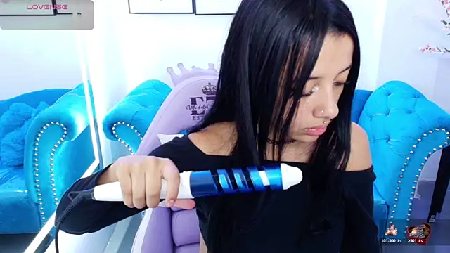 Chloe meoww online show from April 8, 7:59 pm