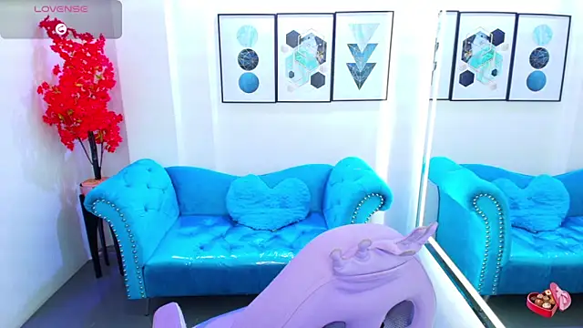 Chloe meoww online show from March 26, 7:34 pm