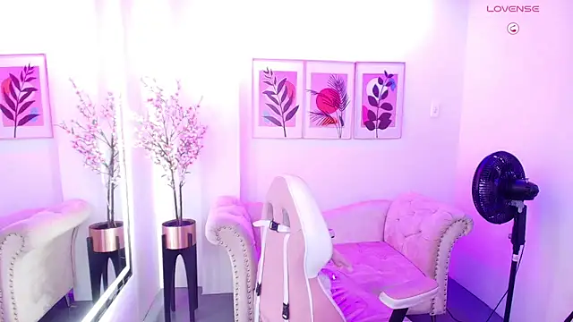 Chloe meoww online show from May 28, 12:11 pm