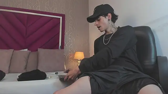 Dominic Foxx online show from February 25, 8:41 pm