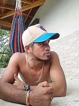 Latins on fire online show from March 25, 8:30 pm