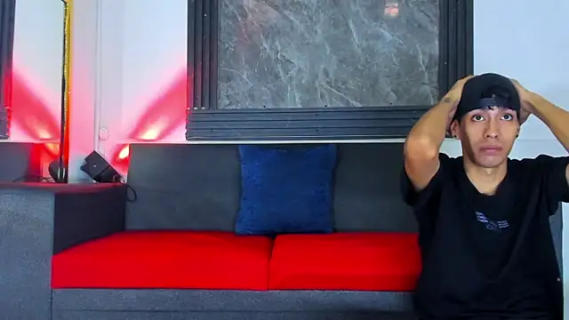 Latins on fire online show from March 4, 7:54 pm