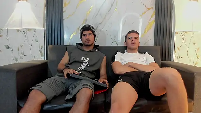 Snapshot of Latins_on_fire chatting on June 16, 3:12 pm Latins on fire online show from June 16, 3:12 pm