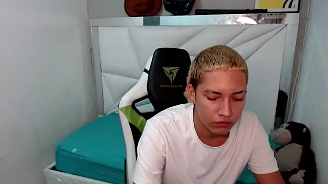 Street poemm  online show from February 26, 4:23 am