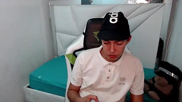 Street poemm  online show from March 1, 4:23 am