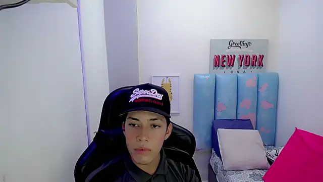 Street poemm  online show from April 15, 9:04 pm