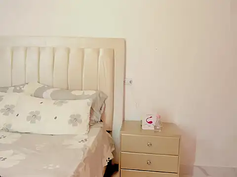 Scarlet luna1 online show from April 4, 11:11 pm