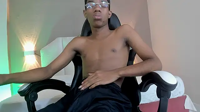 KaisonRouse online show from March 4, 6:48 pm