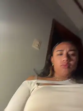 Eyssha online show from March 2, 12:00 am