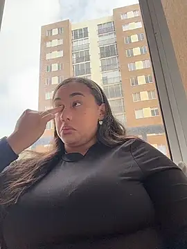 Eyssha online show from March 12, 1:37 pm