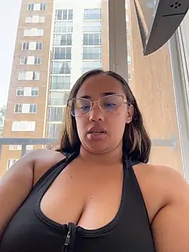 Eyssha online show from March 25, 2:27 pm