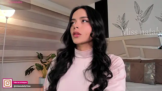 missnataly online show from March 31, 10:45 pm