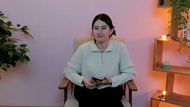 TwilaMode online show from February 22, 7:33 am