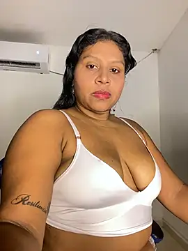 Kittyoficiall online show from February 26, 6:30 pm