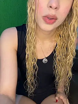 loirinha atrevida online show from March 16, 4:54 pm