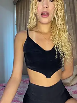 loirinha atrevida online show from April 28, 4:44 pm