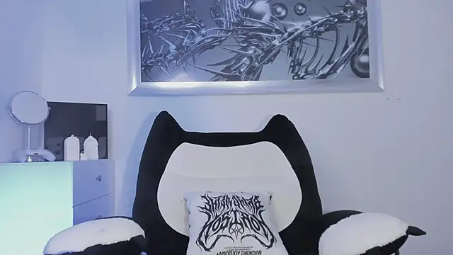elledanielle online show from July 10, 5:18 am