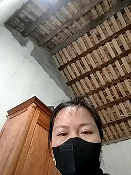 Snapshot of millkon chatting on February 21, 1:29 am millkon online show from February 21, 1:29 am