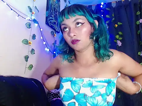 powderblu69 online show from March 26, 9:56 pm