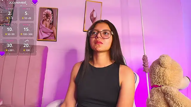 Zoow bluussh online show from February 28, 12:05 pm