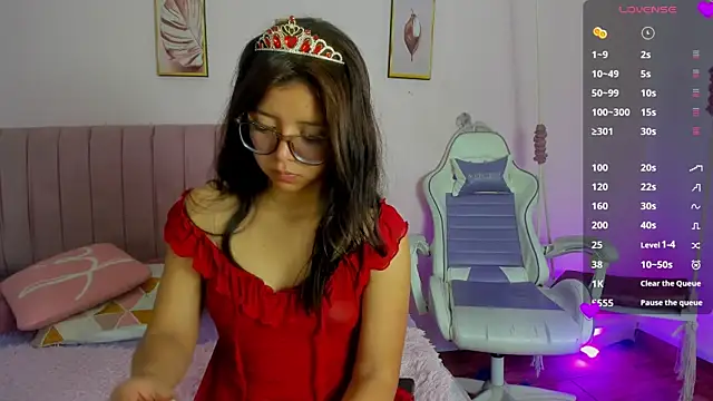 Zoow bluussh online show from April 3, 12:33 pm