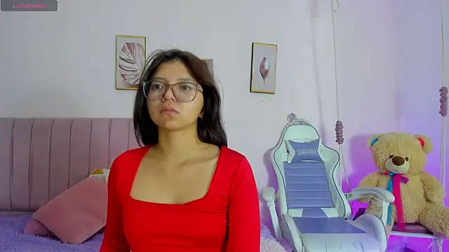 Zoow bluussh online show from April 4, 12:01 pm