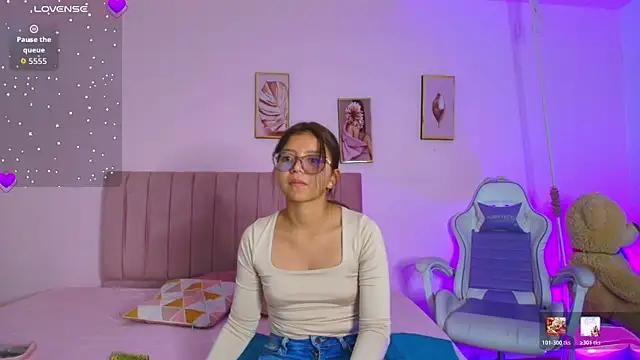 Zoow bluussh online show from February 24, 12:28 pm