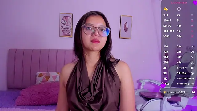 Zoow bluussh online show from April 2, 12:01 pm