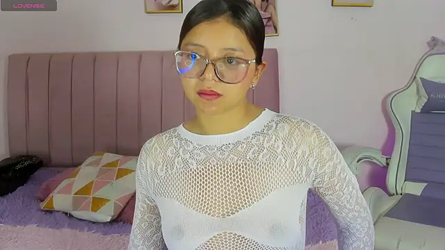 Zoow bluussh online show from April 13, 12:42 pm