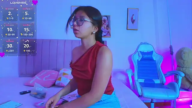 Zoow bluussh online show from February 26, 12:16 pm