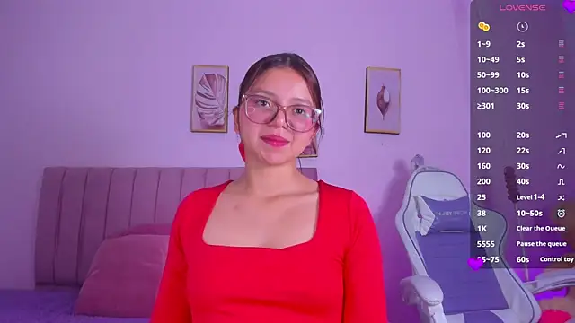 Zoow bluussh online show from April 8, 12:06 pm