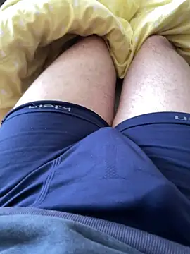 comokalii online show from February 23, 9:43 am