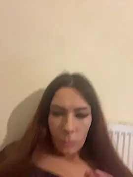 Snapshot of SexyLily22x chatting on February 21, 6:43 pm SexyLily22x online show from February 21, 6:43 pm